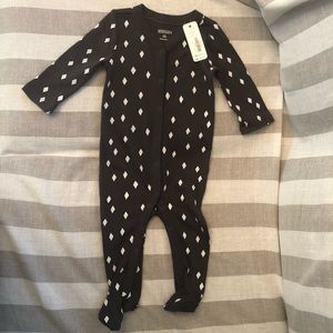 Gymboree dark gray diamond footie sleeper NWT